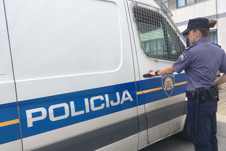 POREČ Djelatnik naplatio pošiljke, ali novac zadržao za sebe
